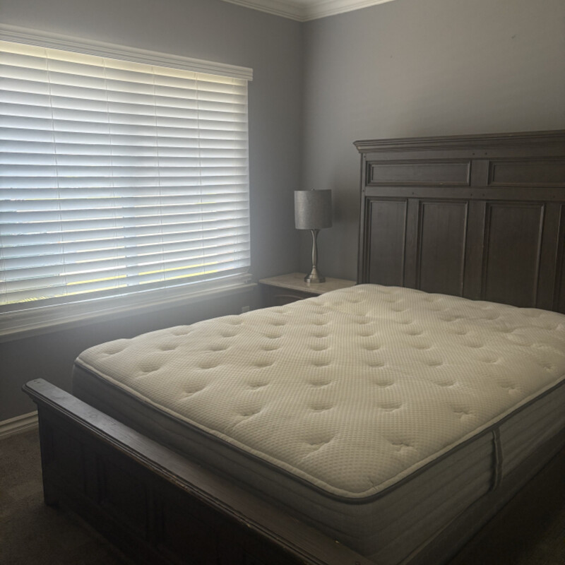 Queen size bed
