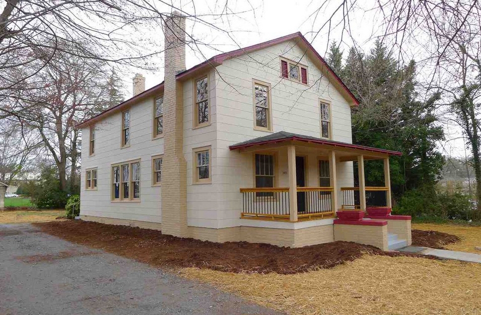 5 Bed 2 Bath House For Rent in HICKORY NC Ad14261